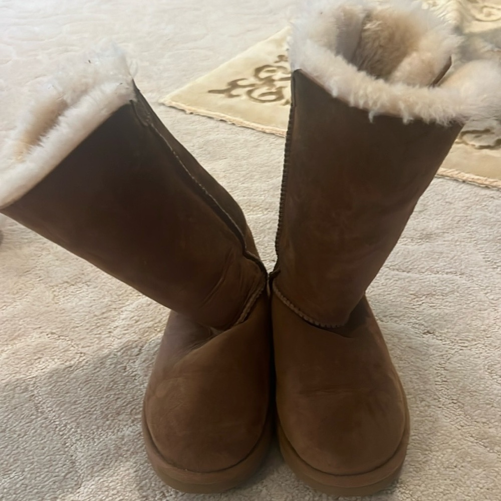 Ugg Girls' Bailey Button Triplet II Boots (Youth)